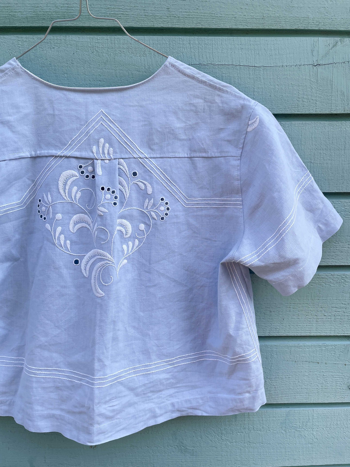 Bluse - Blå med broderi